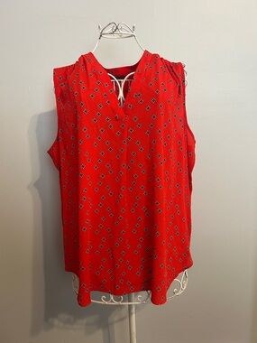 Vince Camuto Red Printed Sleeveless V-Neck